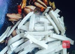 墨鱼仔白干炒香芹的做法图解5
