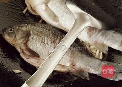 红烧鲫鱼的做法图解4