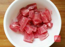 肉丁炒青红椒的做法图解3