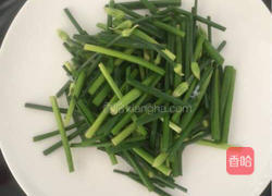 韭菜鱿鱼丝的做法图解3