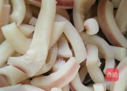辣炒鱿鱼圈的做法图解1