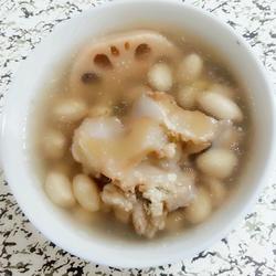 花生莲藕筒骨汤的做法[图]