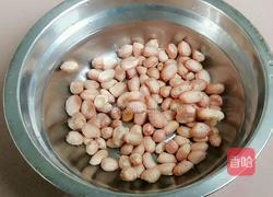 花生莲藕筒骨汤的做法图解2