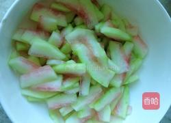 瘦肉丝炒西瓜翠衣的做法图解3