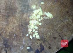 牛肉玉米粒的做法图解2