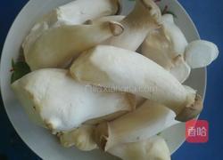 杏鲍菇炒鸡蛋的做法图解1