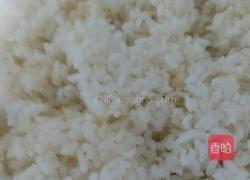 香肠炒米的做法图解1