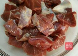 红烧牛腩的做法图解1
