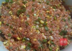 玉米红萝卜肉包子的做法图解2