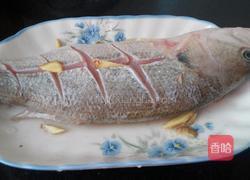 脆皮鲈鱼的做法图解2