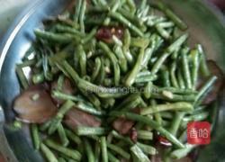 长豆角，炒腊肉的做法图解1