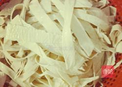 凉拌豆皮的做法图解2