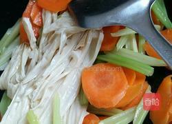 素炒芹菜胡萝卜腐竹的做法图解9