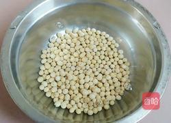 苦瓜黄豆排骨汤的做法图解2