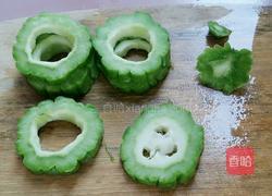 苦瓜黄豆排骨汤的做法图解4