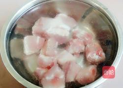 苦瓜黄豆排骨汤的做法图解3