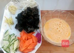 木耳炒鸡蛋的做法图解1