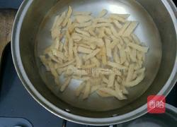 黄瓜干炒五花肉的做法图解2