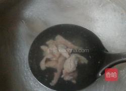 豆芽肉片汤的做法图解2