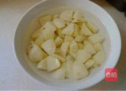 土豆炖排骨的做法图解3