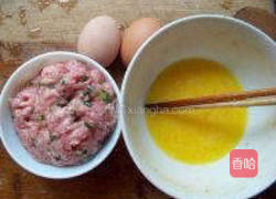 鲜肉蛋卷的做法图解1