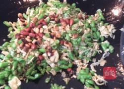豇豆角炒腐竹的做法图解9
