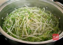凉拌绿豆芽粉丝的做法图解3