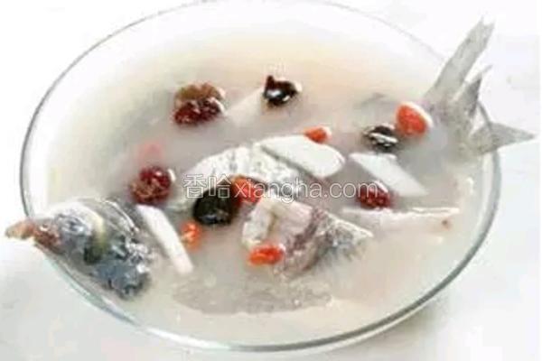 鲤鱼补血瘦身汤(身体虚弱、浮肿、眼花、脸色苍白、精神不振的人最应该喝)