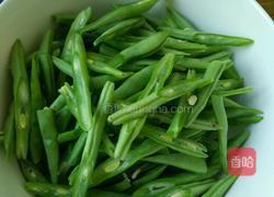 豆角炒花肉的做法图解2