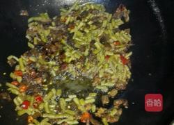 泡豇豆香肠炒饭的做法图解3
