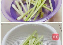 黑木耳芹菜炒腐竹的做法图解4