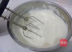 奶油草莓卷的做法图解2