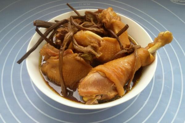 小鸡炖蘑菇