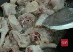 小鸡炖蘑菇粉条的做法图解2