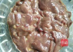 泡椒炒猪肝的做法图解2