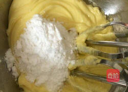 椰香曲奇饼的做法图解3