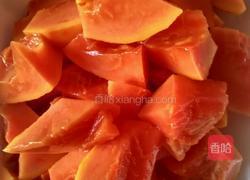 冰糖花生木瓜的做法图解2