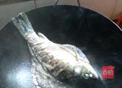 酱烧鲫鱼的做法图解3