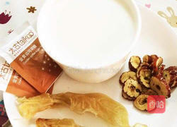 花胶炖红枣牛奶的做法图解1