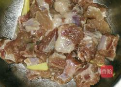 干锅排骨的做法图解1