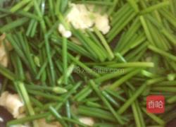 韭菜花炒鸭蛋的做法图解5