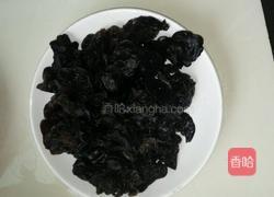 黑木耳炒鸡蛋的做法图解1