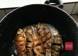 干煸小鲫鱼的做法图解3