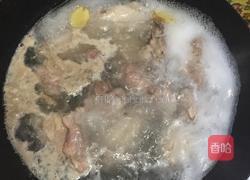 玉米烧排骨的做法图解1