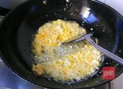 翡翠黄金炒饭的做法图解4