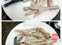 栗子花生鸡脚汤的做法图解3
