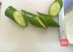 洋葱黄瓜小炒肉的做法图解2