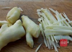 姜爆肉的做法图解1