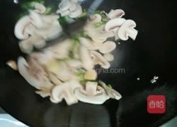 辣椒炒白蘑菇的做法图解3