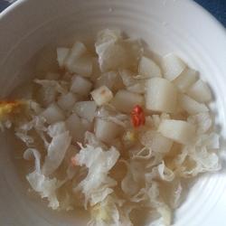银耳雪梨汤的做法[图]